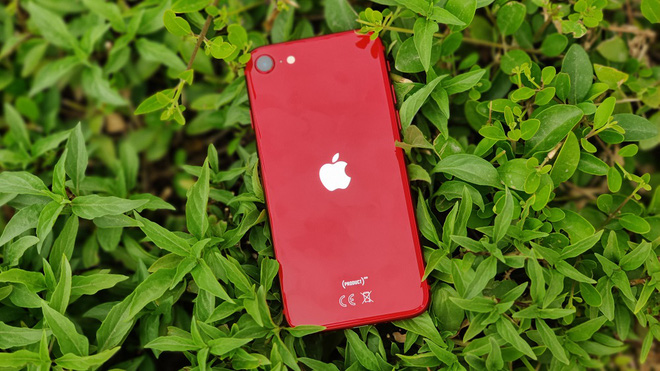 Before the iPhone 12 Mini, Apple already had a very powerful small smartphone!