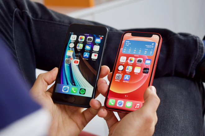 Launched just 6 months apart, the iPhone 12 Mini and iPhone SE share the same potential customer base.