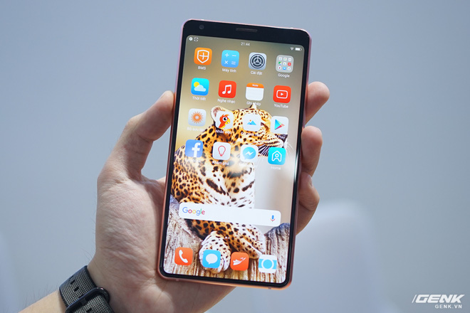 Creating icons with smooth rounded corners is 'a major concern for the entire design community worldwide', according to Mr. Quảng
