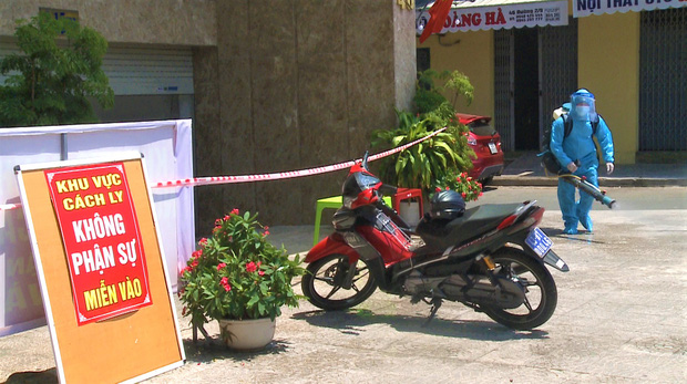Health staff disinfecting at Phu An Hotel