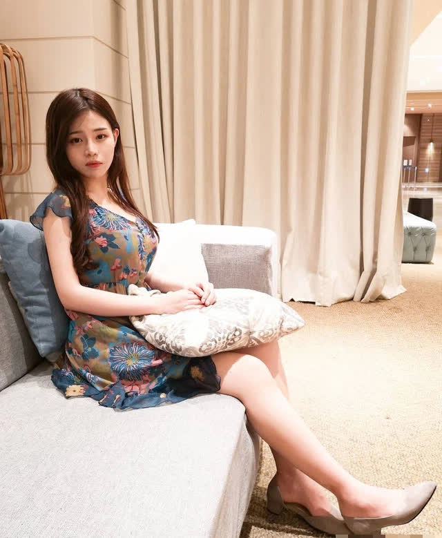 LanFei quickly became a hot topic online thanks to her stunning looks