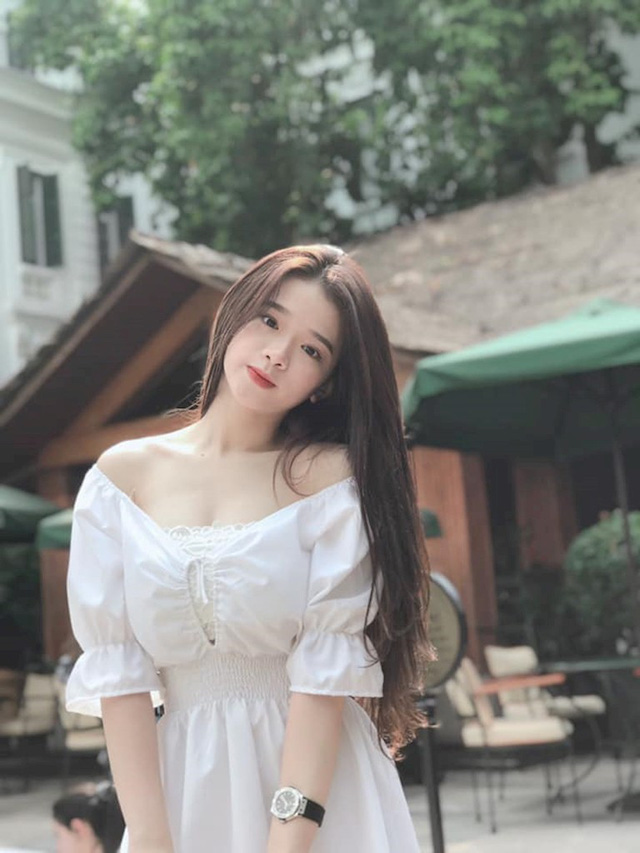 Linh Ka has long been one of the hot girls that receive a lot of attention