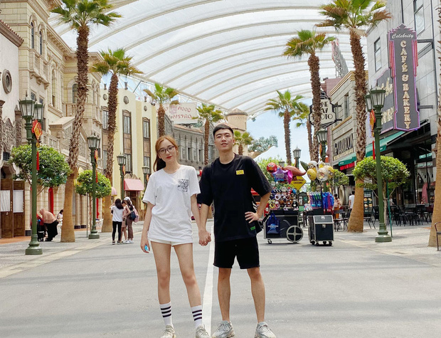 Thùy Linh lives in the coastal city of Nha Trang and has nearly 50,000 followers.