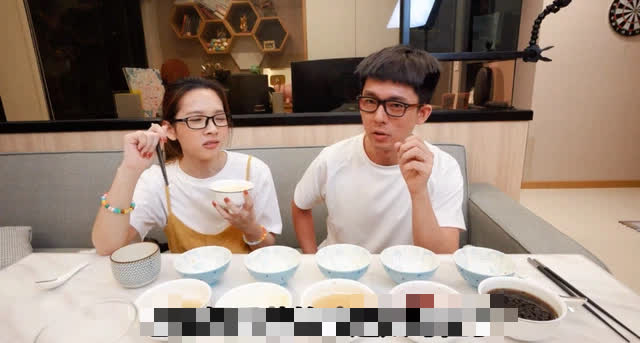 The Coca-Cola noodles seemed too terrible for Di Mei to finish the second bite