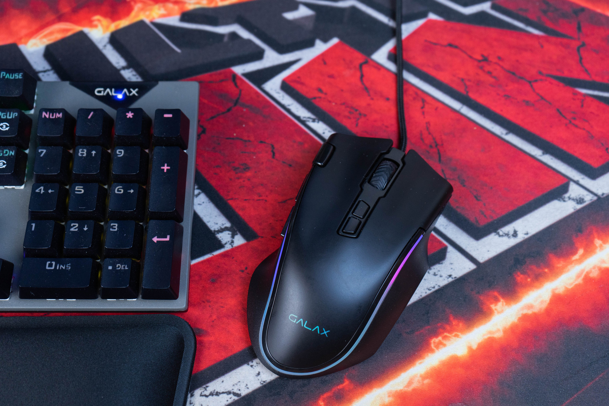 Although it looks large and bulky, the weight of the Slider-01 mouse is very light