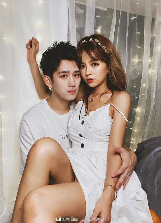 Trần Bạch Bạch and her boyfriend during their 'loving' time