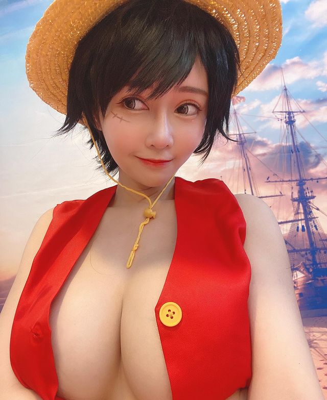 Vicky is also very active in creating super sexy cosplay products like this