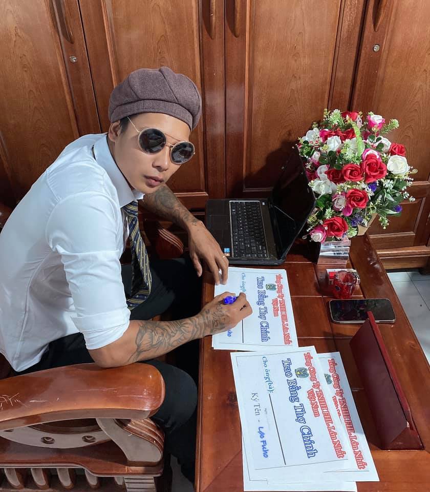Lộc Fuho with his latest image on his personal page