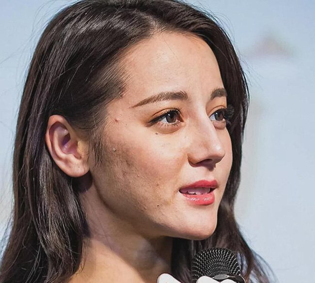 Images that somewhat 'expose' Dilraba Dilmurat's beauty