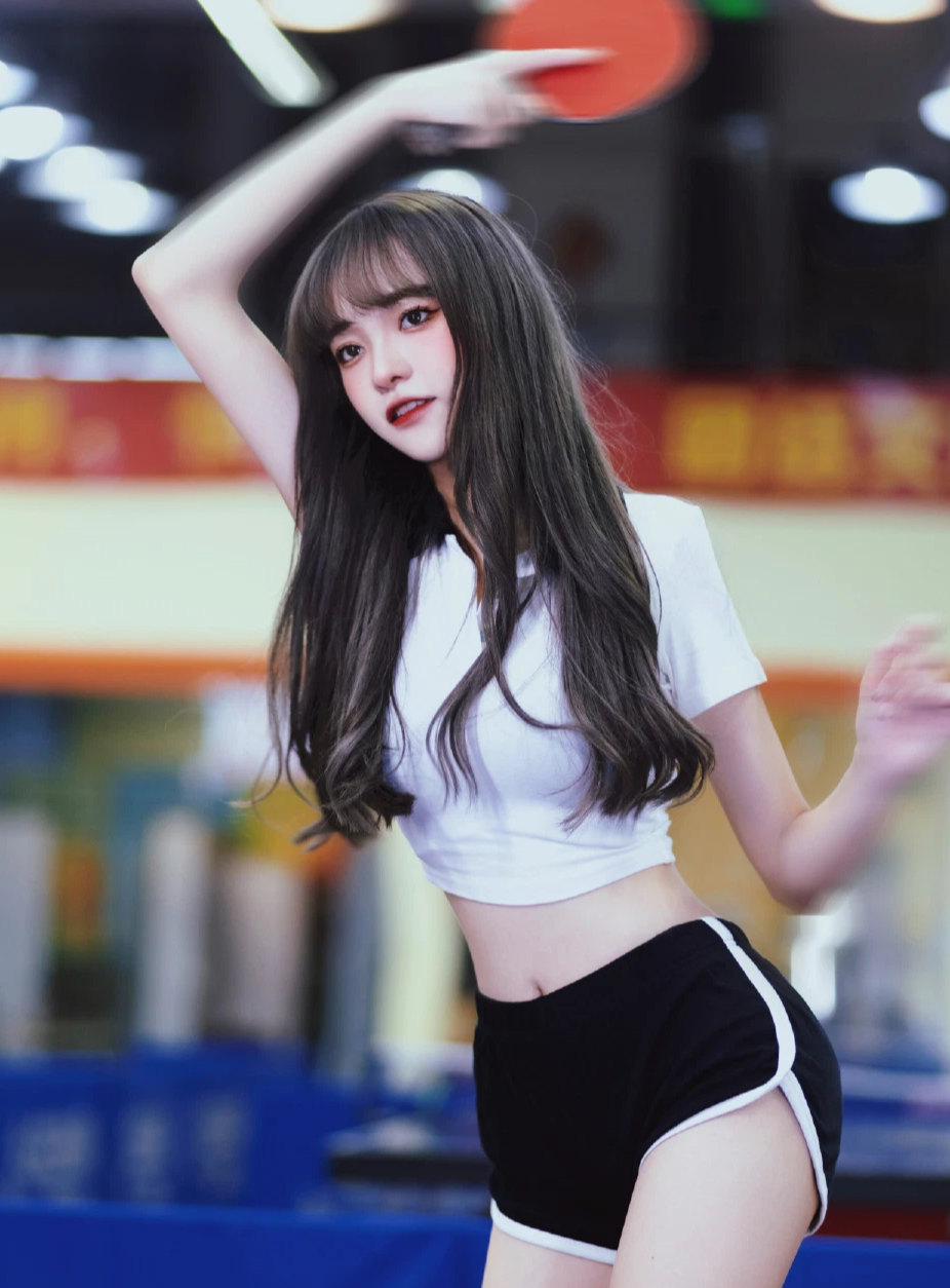 Trần Ý Lễ - the beautiful hot girl in this story
