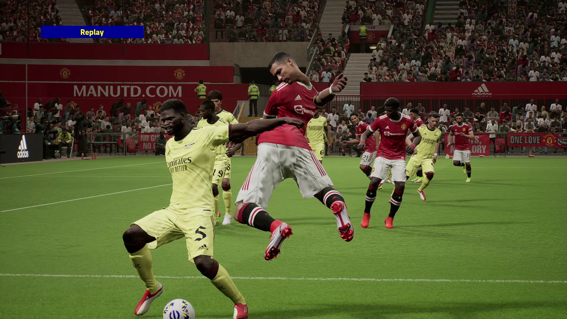 Indeed, looking at this image of eFootball 2022, players just want to delete it as soon as possible