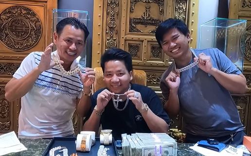 According to Vương Phạm, we can see how Khoa Pug has made his fortune