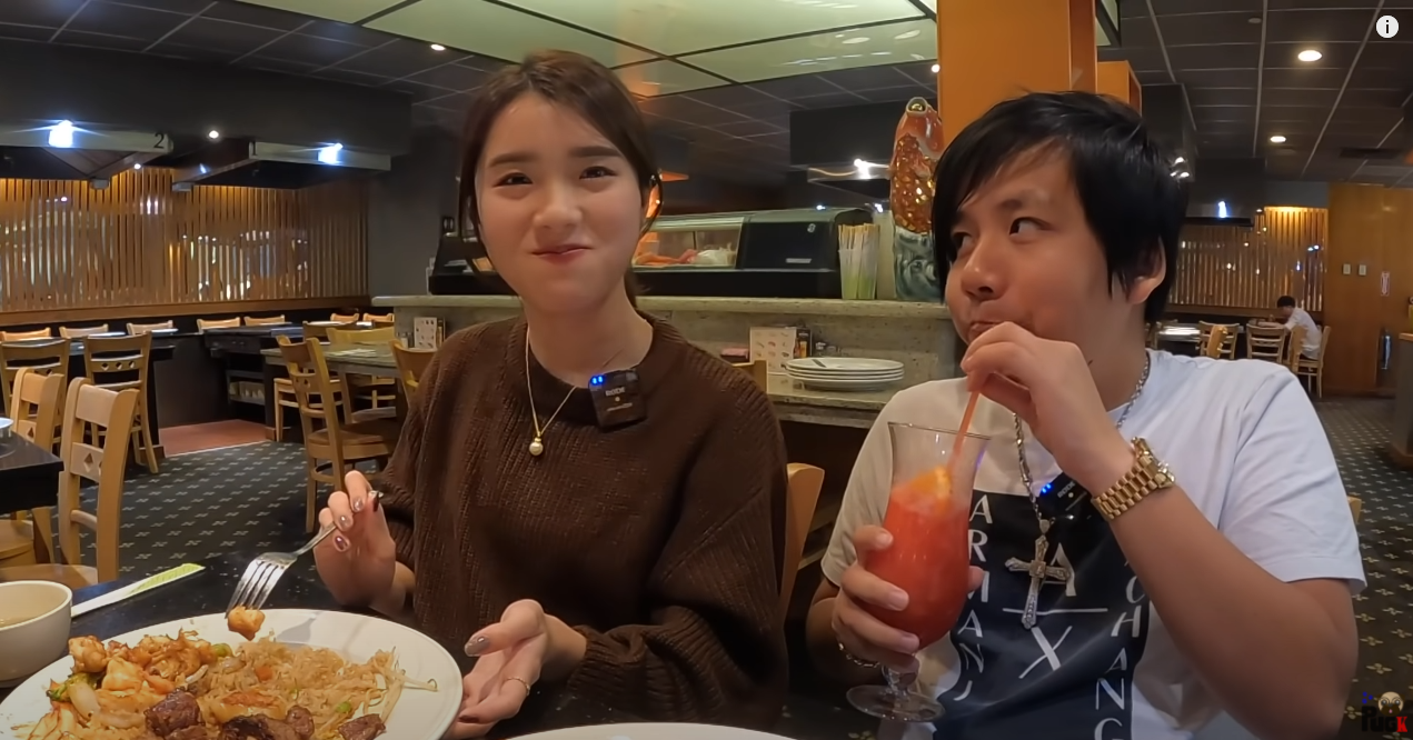 Khoa Pug's fans also seem quite amused by the couple's interactions