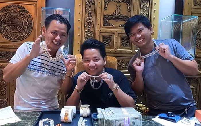 Khoa Pug, Johnny Dang, and Vuong Pham when they were still friends