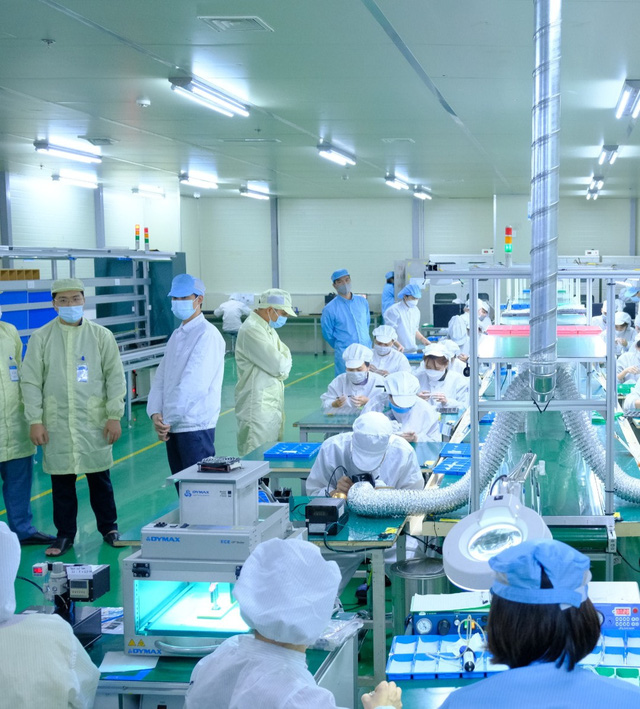 Production line images of AirB shared by BKAV CEO Nguyễn Tử Quảng