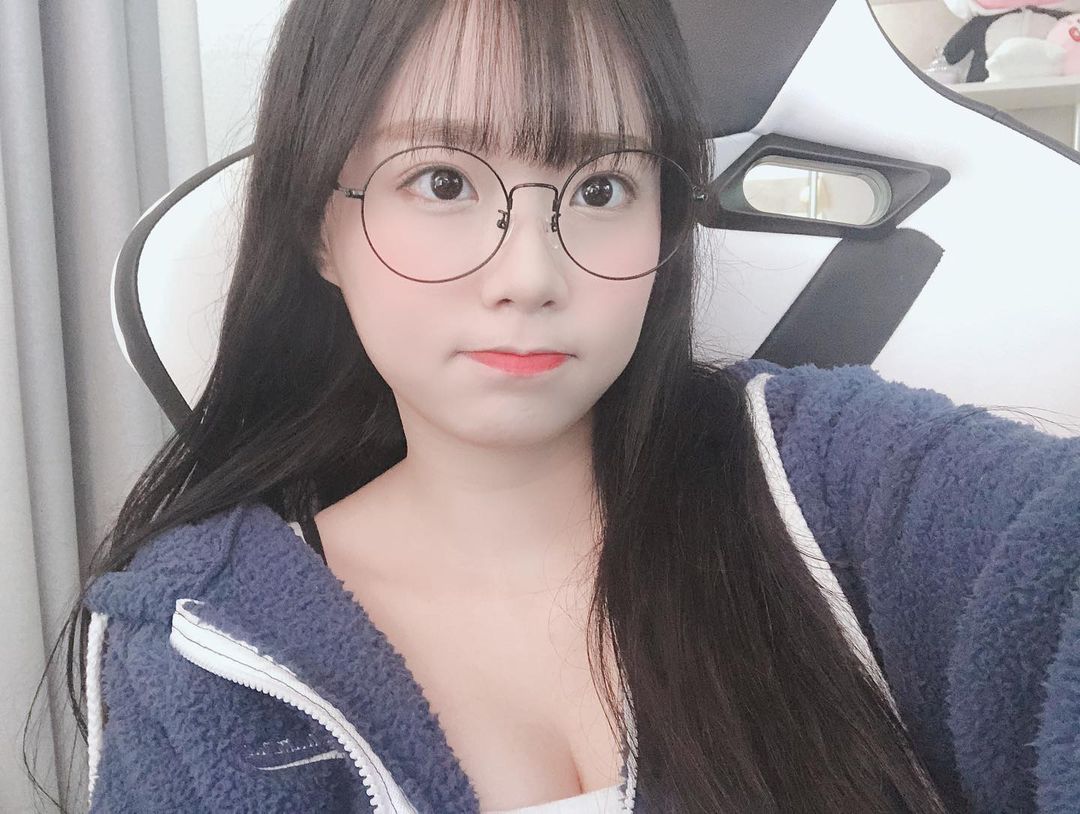 The female streamer states she will retaliate if the incidents continue to repeat