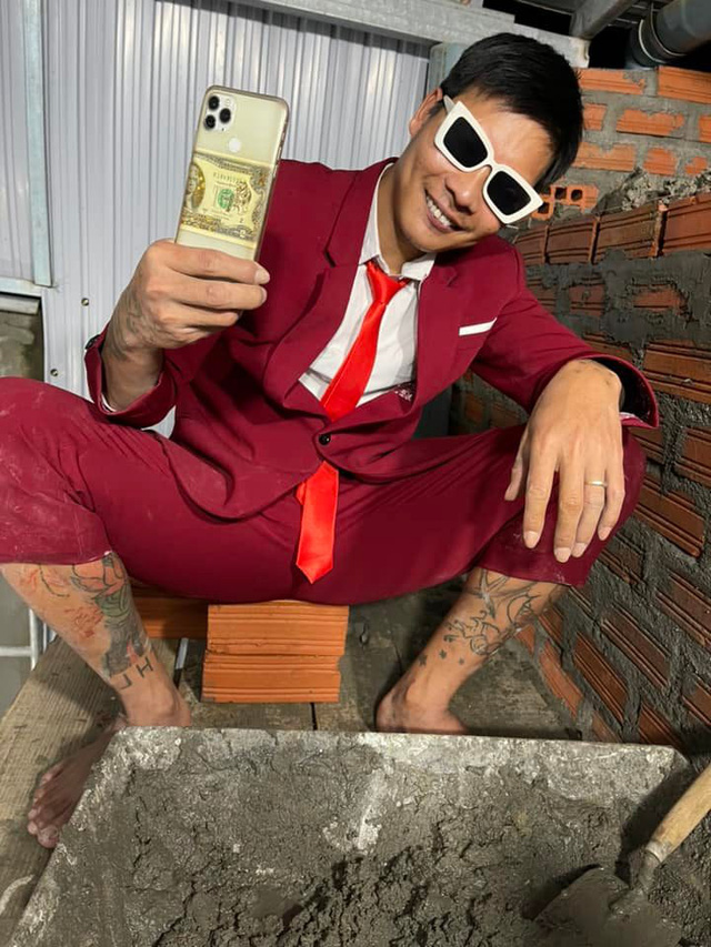Lộc Fuho looking sharp in a suit, investing significantly in his image