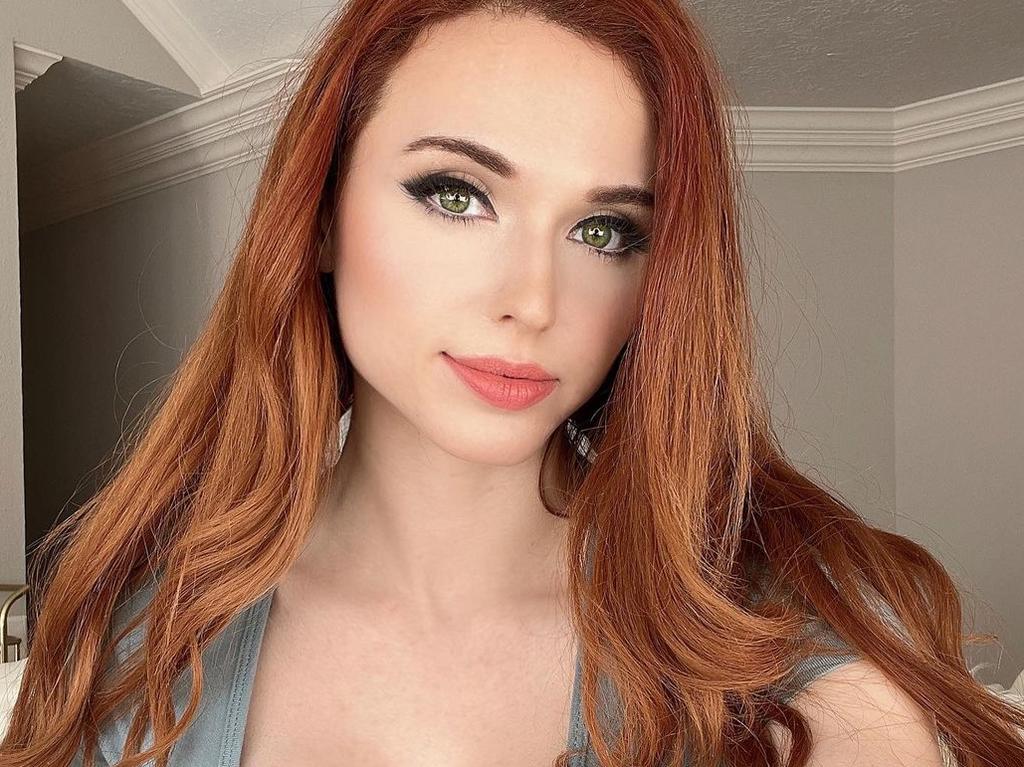 Amouranth reveals that she earns around 33 billion VND for one month of revenue on OnlyFans