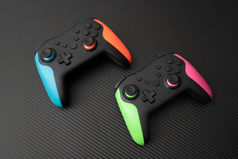 PXN 9609: A Stylish Multi-Platform Gaming Controller Priced Under 500,000 VND 2 photo 1 16564020479731658078443