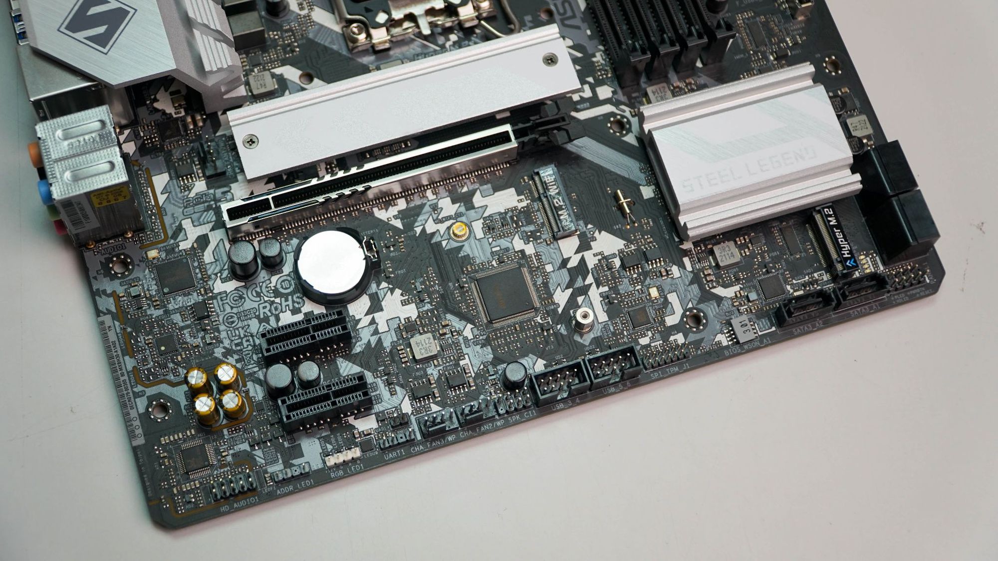 Unboxing the ASRock B660M Steel Legend - The Perfect Motherboard for Building a Gaming PC 5 photo 4 165656285672522159505