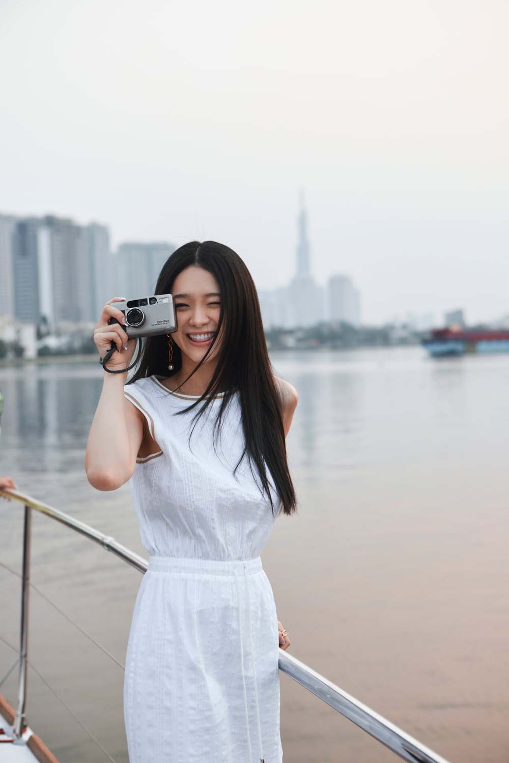 The Quartet from Hanoi After 6 Years: Linh Ka Breaks Free from the "Miss Controversy" Label, Long Hoàng Joins the "VTV Film Universe" 6 photo 5 16563004771021794457077