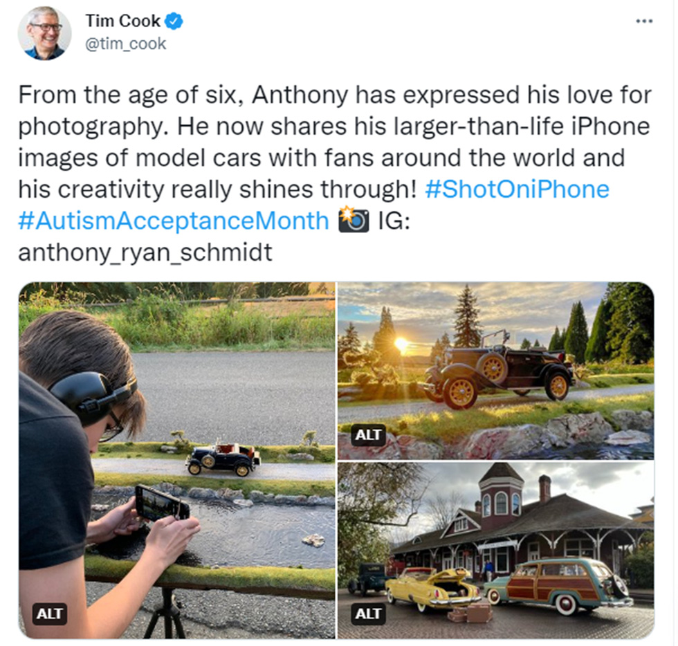 Apple CEO Tim Cook shares Anthony's photos - Screenshot