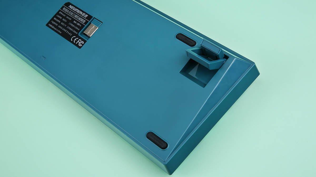 Newmen GM1000 Spring Mechanical Keyboard: A Beautifully Detailed Scenic Design 7 photo 6 16585902680202059416520