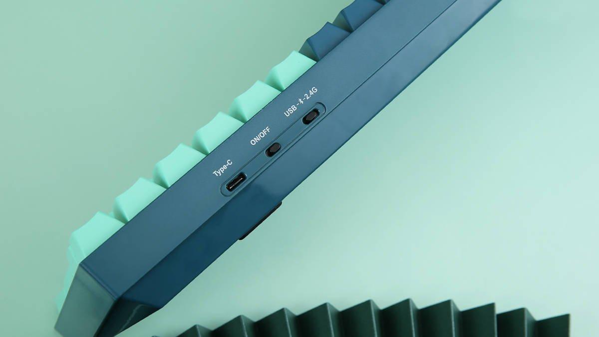 Newmen GM1000 Spring Mechanical Keyboard: A Beautifully Detailed Scenic Design 10 photo 9 16585902690621059580203