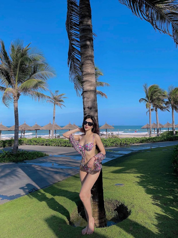 Lưu Đê Ly Strikes a 'Fiery' Pose, Tâm Tít Dares with a Bikini Dress 1 Lưu Đê Ly shows off her 'fiery' figure on social media.