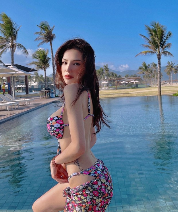 Lưu Đê Ly Strikes a 'Fiery' Pose, Tâm Tít Dares with a Bikini Dress 2 The actress from 'Chạy trốn thanh xuân' has not been very interested in her acting career for a long time. She often shares many travel photos with her husband.