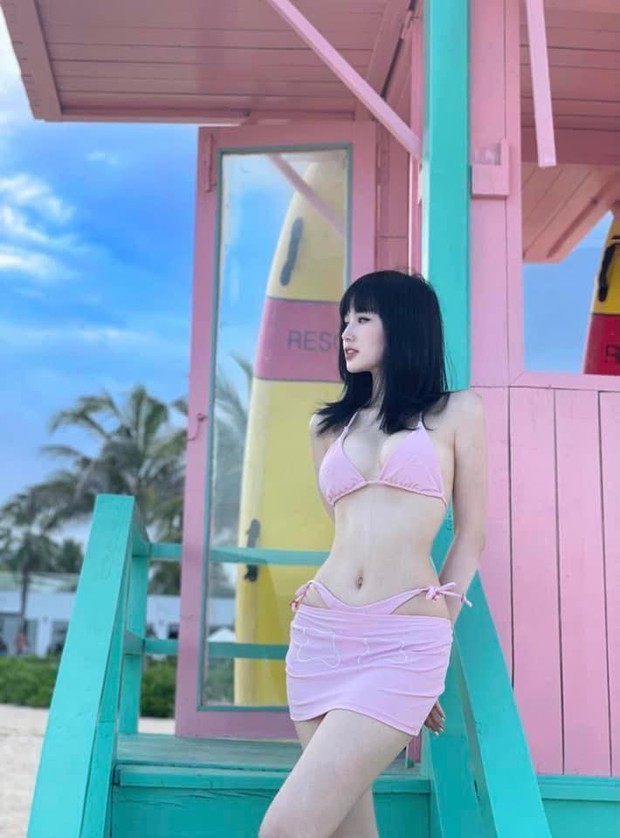 Lưu Đê Ly Strikes a 'Fiery' Pose, Tâm Tít Dares with a Bikini Dress 8 photo 1 16619292163742063775282