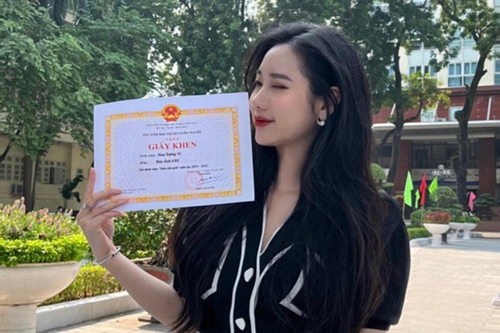Hoa Tường Vi's academic performance is quite good. In an interview, she revealed her intention to pursue a master's program after graduating with a bachelor's degree.
