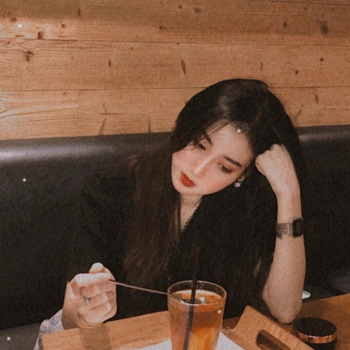 The girl representing the Netherlands team in the 2022 World Cup Hot Program identifies herself as a fan interested in European football. However, when appearing on television, Hoa Tường Vi still has to learn more about the teams in other continents that are less mentioned.