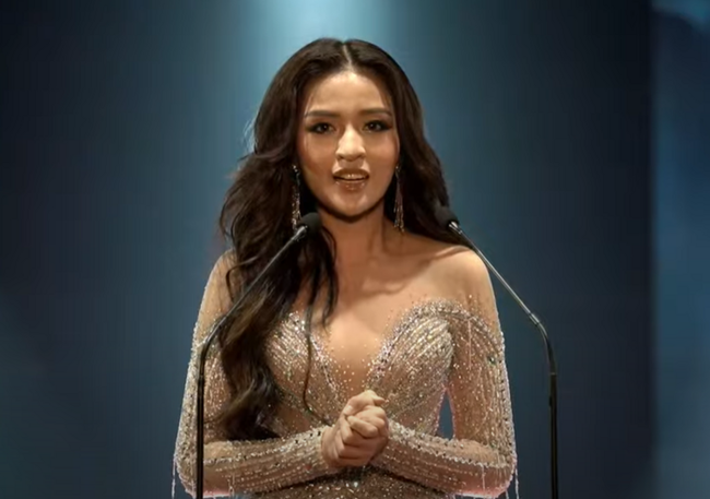 In the Q&A segment, she chose her native language instead of 'showing off' English