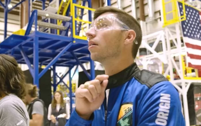 Daring YouTuber Spends 32 Billion to Travel to Space for Content 1 Dude Perfect - the daring YouTuber in this story