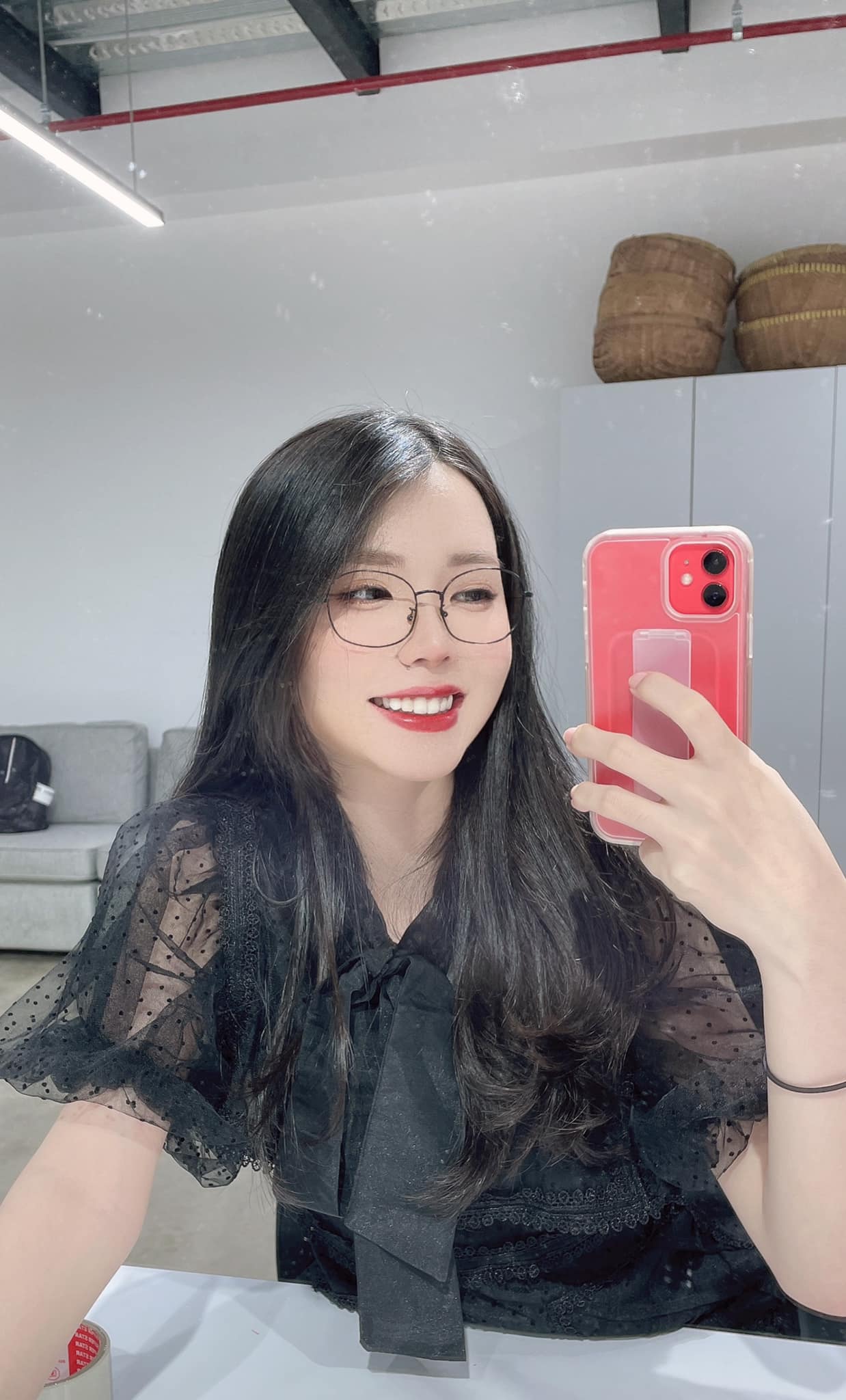 Just Causing a 'Storm' in the Gaming World, the Newcomer MC Esports Changes Her Look, Surprised by Her New Beauty 3 33206469411768911429888206255215690371672140n 1677890712056388920073 1677913308746 1677913308966911217473