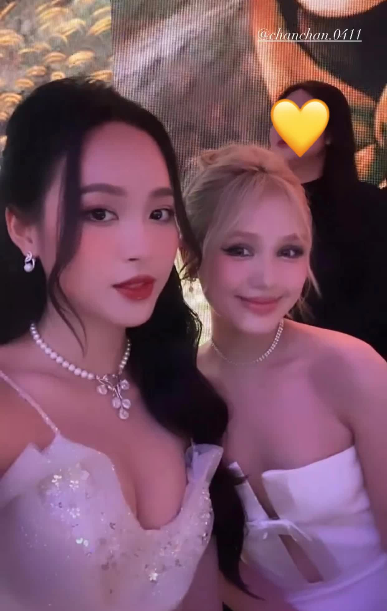 Comparing the Beauty of Xoài Non and Miss Vietnam 1st Runner-up: Who Stands Out More? 1 photo 5 1679268453296630595083 1679284071380 16792840715451579308943