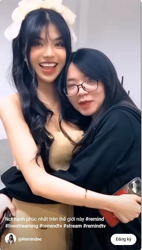 The League of Legends Host Praises 'This Spot of Mai Dora is So Soft, the Best Place I've Ever Laid On' 1 mrmmqs9 1681292235713 16812922359931028160022 1681294565204 16812945653311002181367