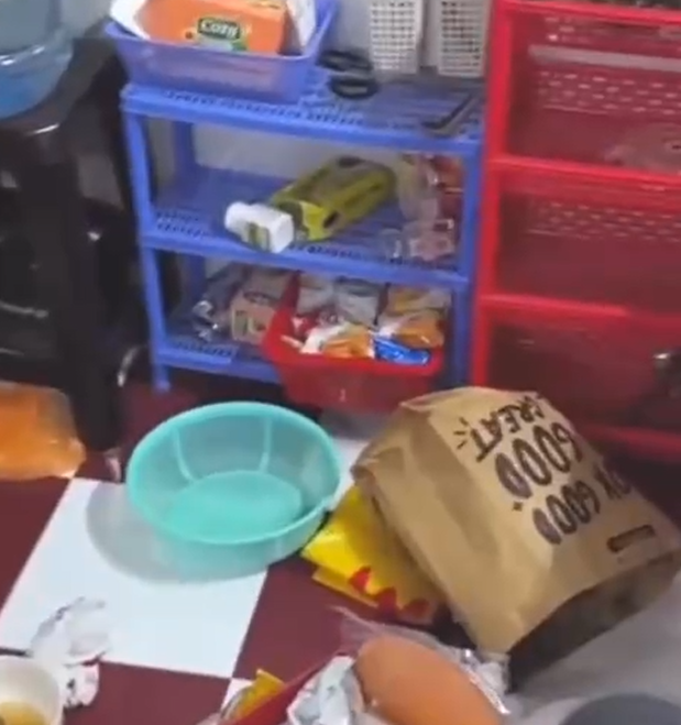 Stirring Up Drama: Beautiful Girl Caught in the Act of Messiness by Landlord Who Filmed Her on the Spot and Demanded Immediate Eviction 3 Items in the room thrown around chaotically