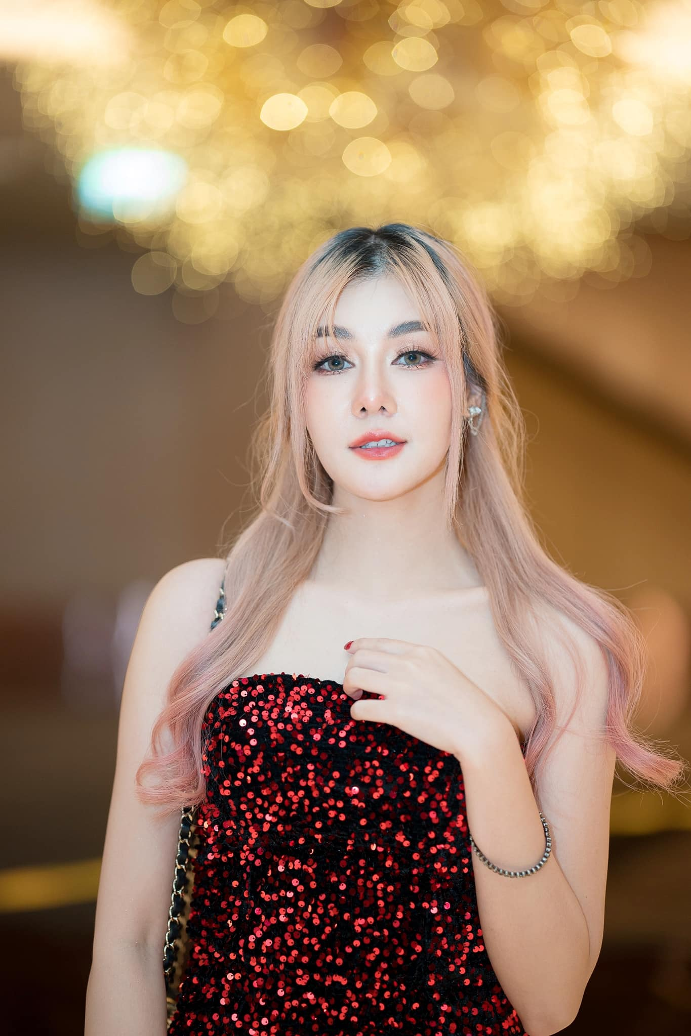 Female streamer who once rivaled Misthy shares stunning photos, showcasing her sexy figure 2 dvhsqqn 1683884021905 1683884021968214523600 1683887429256 16838874293211738530588