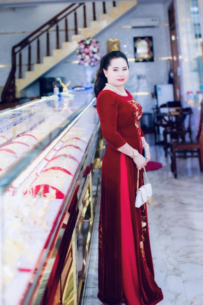 The Lucky Daughter-in-Law: Just Married and Given the Family Gold Shop with a Special Request from Her Mother-in-Law 2 photo 3 16875733604391461010070 1687592706490 16875927066081628176635