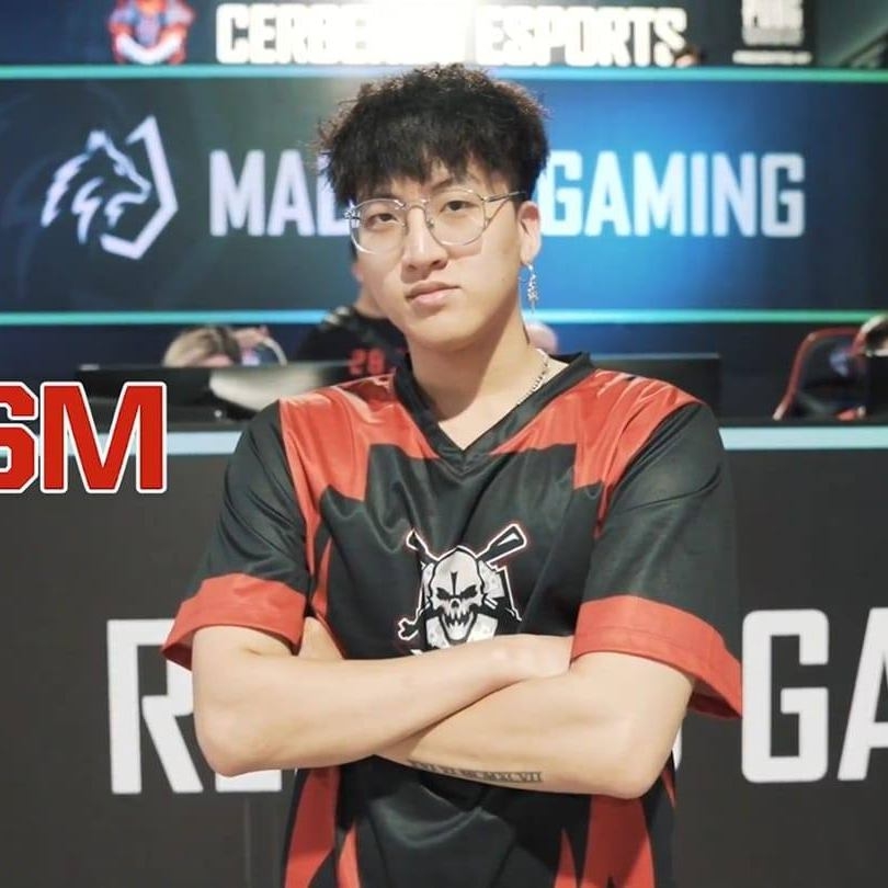 The Only Single Streamer of Team Refund Says Something That Drives Female Fans Wild 1 16897524646511515621194