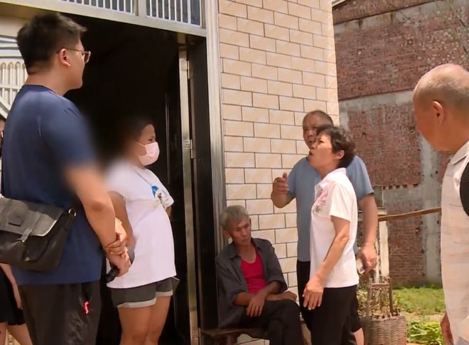 Lost 200,000 Yuan in Bride Price, Husband Decides to Divorce After 3 Days of Marriage 3 The two families argue fiercely