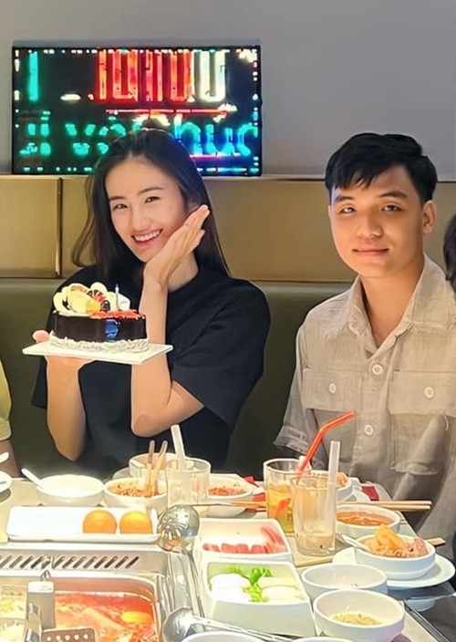 Miss Vietnam Y Nhi's Boyfriend Speaks Out About the Controversy: "My Boyfriend Needs to Change to Keep Up with Me" 3 The couple is currently loved by many