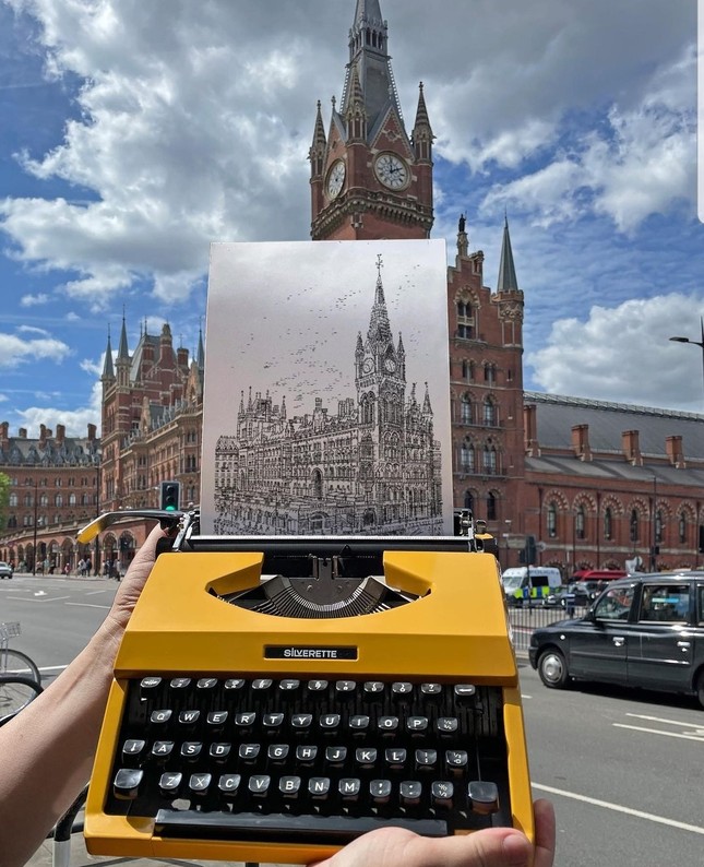 British Artist's Typewriter Paintings Take the Internet by Storm 1 920160ce5e178c49d506 1128 1693196020287 16931960204871779784093
