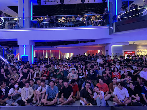 Emotional Viewing Party for CKTG 2023 League of Legends at the Most Modern Esports Entertainment Complex in Vietnam 3 The vibrant and lively atmosphere at the Viewing Party event last weekend at OEG Stadium.