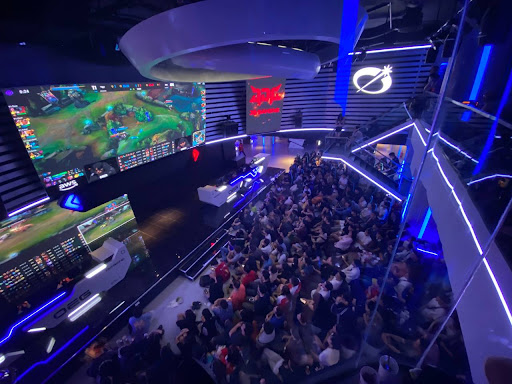 Emotional Viewing Party for CKTG 2023 League of Legends at the Most Modern Esports Entertainment Complex in Vietnam 5 OEG has the most advanced LED, sound, and lighting systems in Vietnam today.