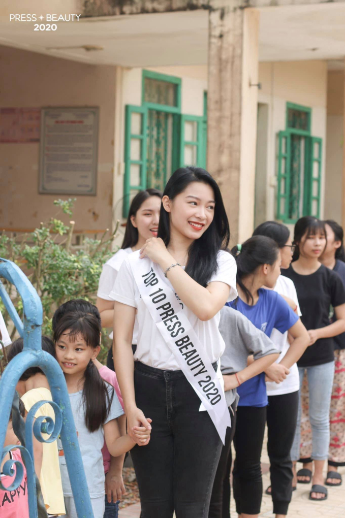 The Leading Lady of the Viral 200 Drone Proposal in Mỹ Đình Identified, What is Her Beauty Like? 3 10169302120292728905495656399372444712184933n 1742 1702000812465 17020008125501502118991