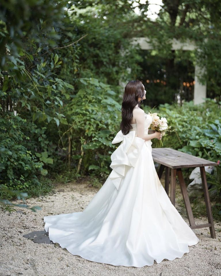Đặng Thu Hà Reveals the Truth About Her "Rush Wedding" 12 4086801453061078090602855519597889534779366n 1702031024469779937914