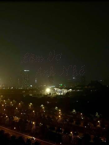 The Leading Lady of the Viral 200 Drone Proposal in Mỹ Đình Identified, What is Her Beauty Like? 1 Many people shared the joy when witnessing this moment. Even passersby continuously 'checked in' on this heart-melting proposal.